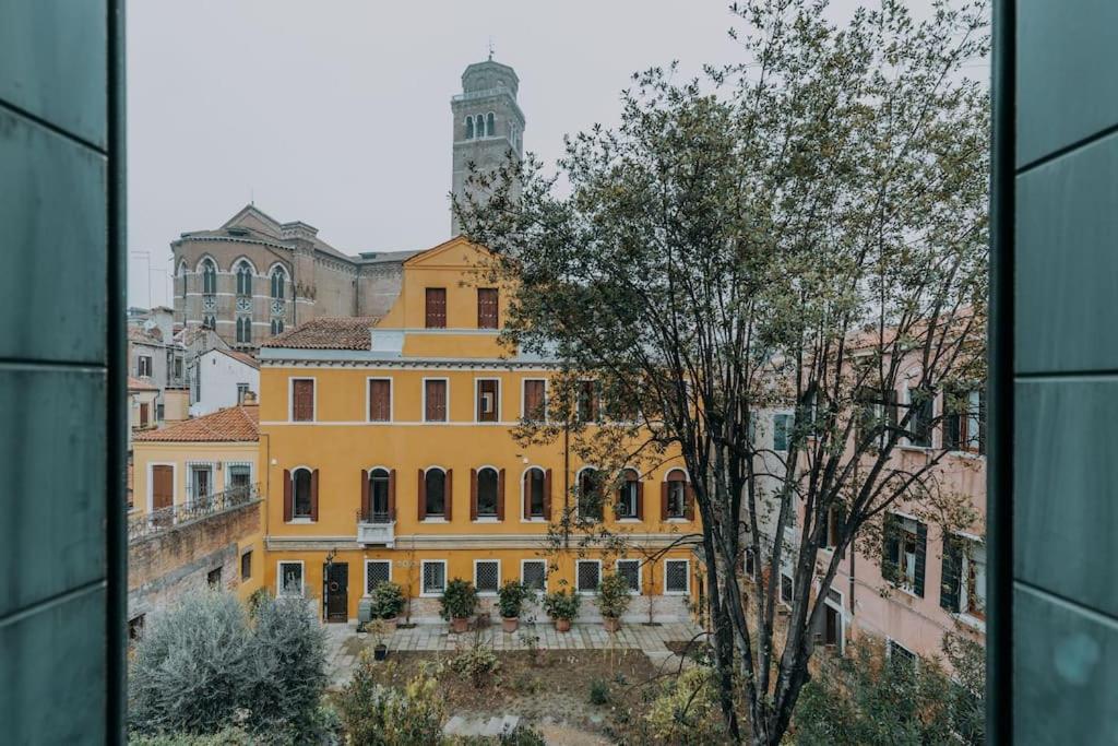 Elegant With Private Terrace In - Frari Church Apartamento Veneza