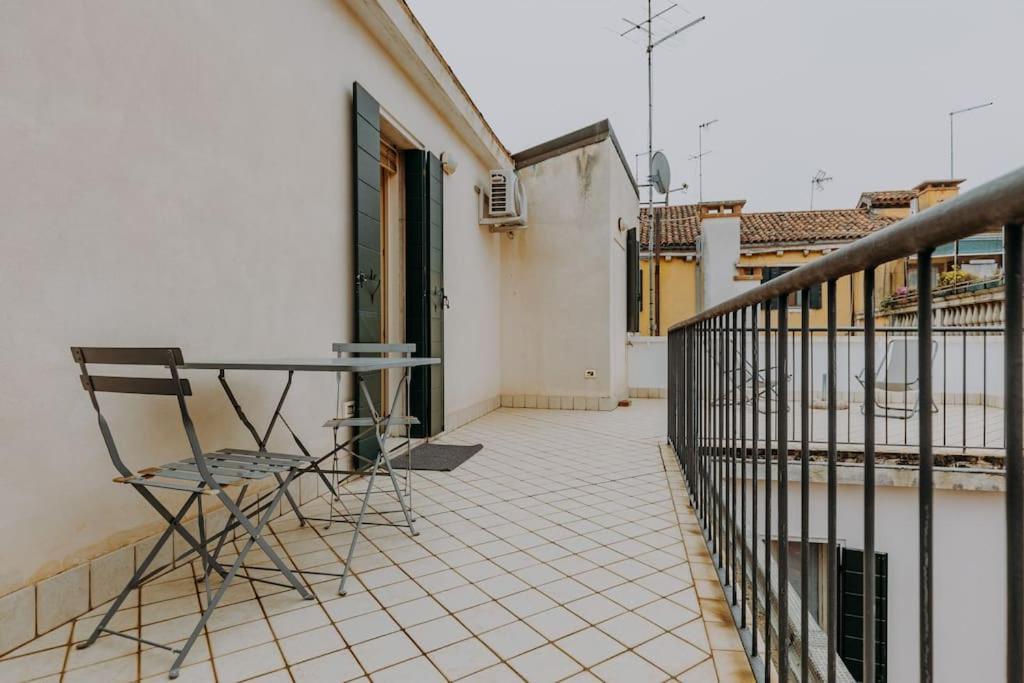 Elegant With Private Terrace In - Frari Church Apartamento Veneza